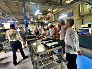 Les adhérents visite l'usine de Dedienne Santé
