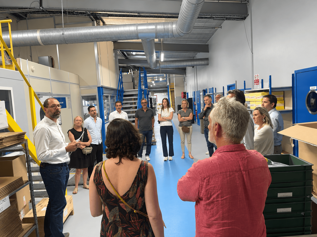 Visite du site de production de Dedienne Santé